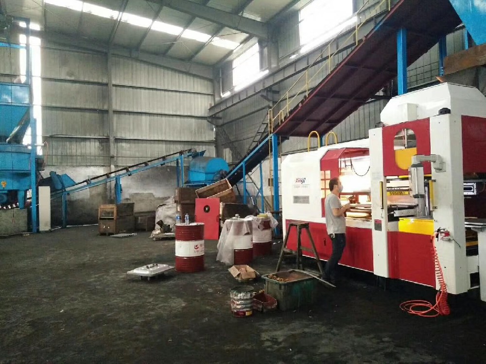 杭州眾恒機(jī)械公司610×510全自動(dòng)無箱造型機(jī)順利試產(chǎn)成功！